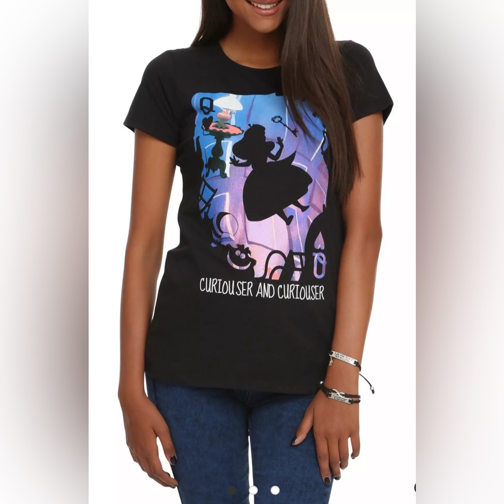 Disney Alice In Wonderland graphic tee T-Shirt black tee curiouser Cheshire Cat